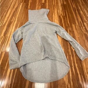 One youth extra large puffy neck long sleeve